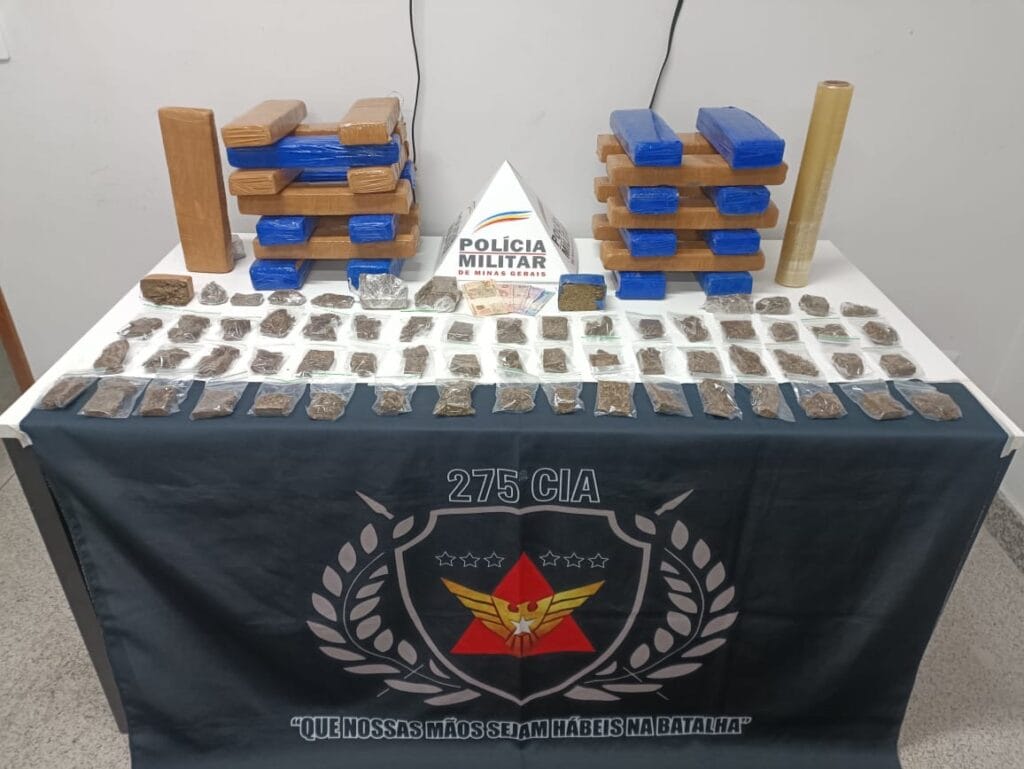 Polícia Militar apreende grande quantidade de drogas e prende suspeitos durante operação 1 984fb188 5386 4c1b b10a 5ee43321af41 1 3