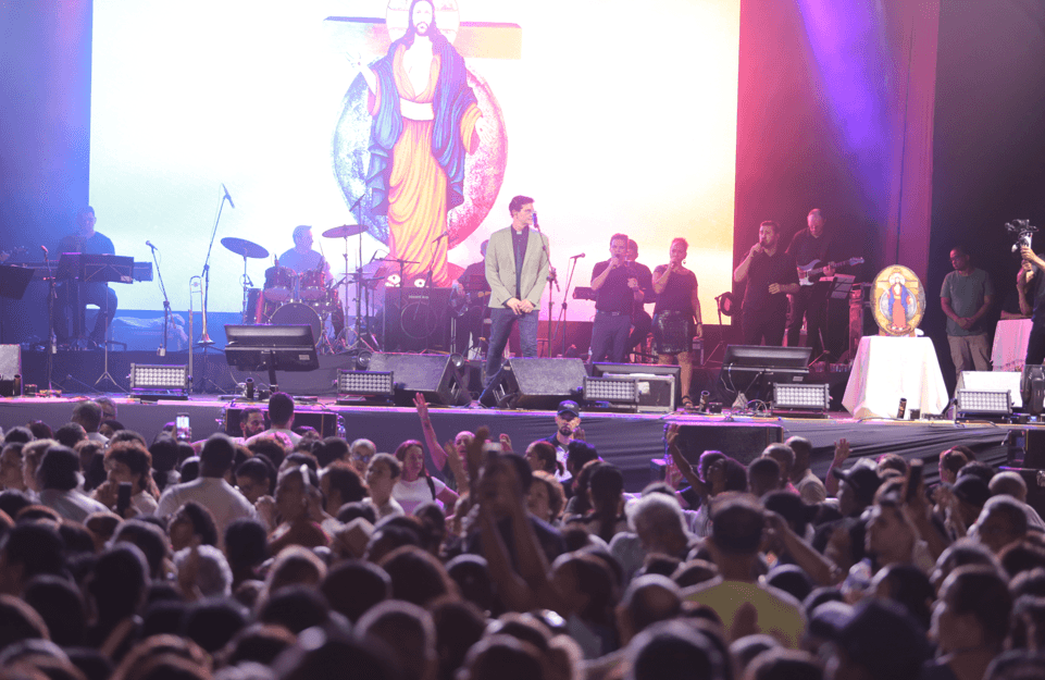 Missa e Show com Padre Reginaldo Manzotti reúnem cerca de 20 mil pessoas em Fabriciano 1 image 2