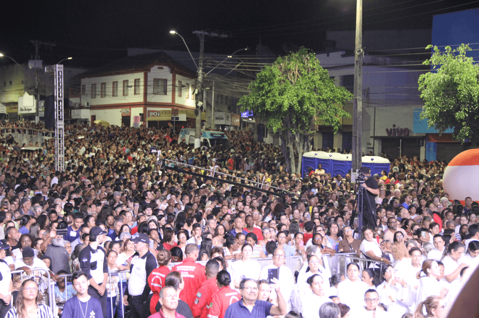 Missa e Show com Padre Reginaldo Manzotti reúnem cerca de 20 mil pessoas em Fabriciano 3 image